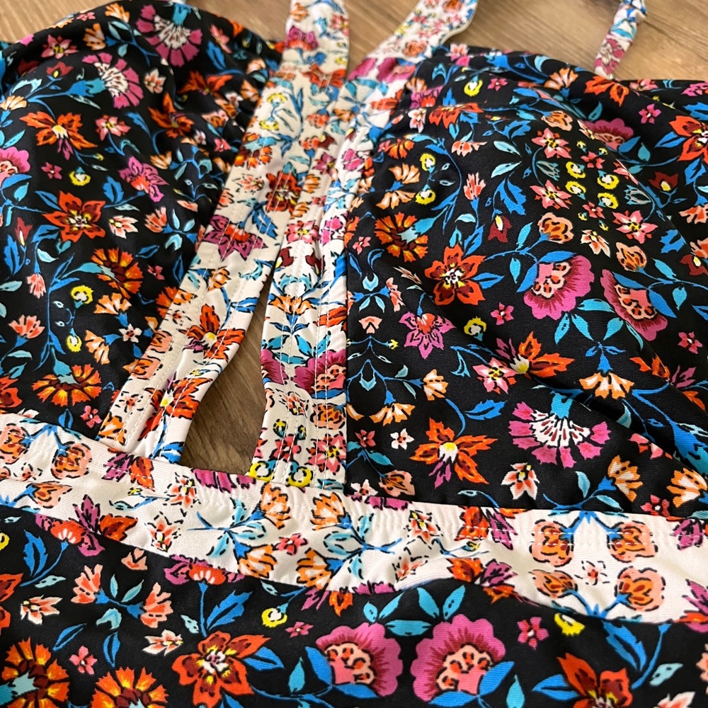 Laundry one piece swimsuit